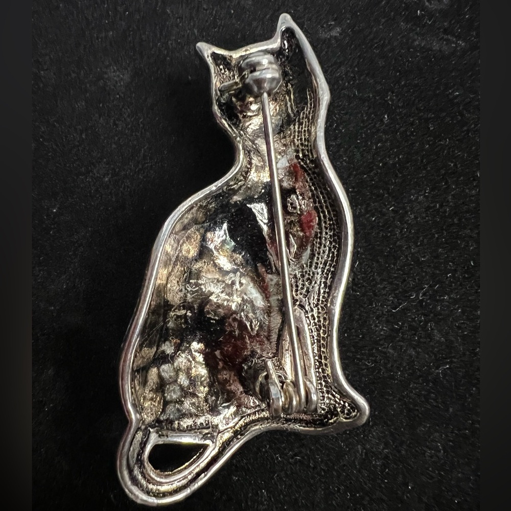 Source Unknown Silver Textured Cat Brooch - image 8